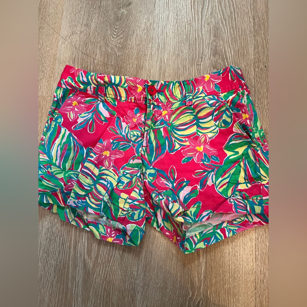 Lilly Pulitzer Callahan shorts floral print size 6 double pocket button closure